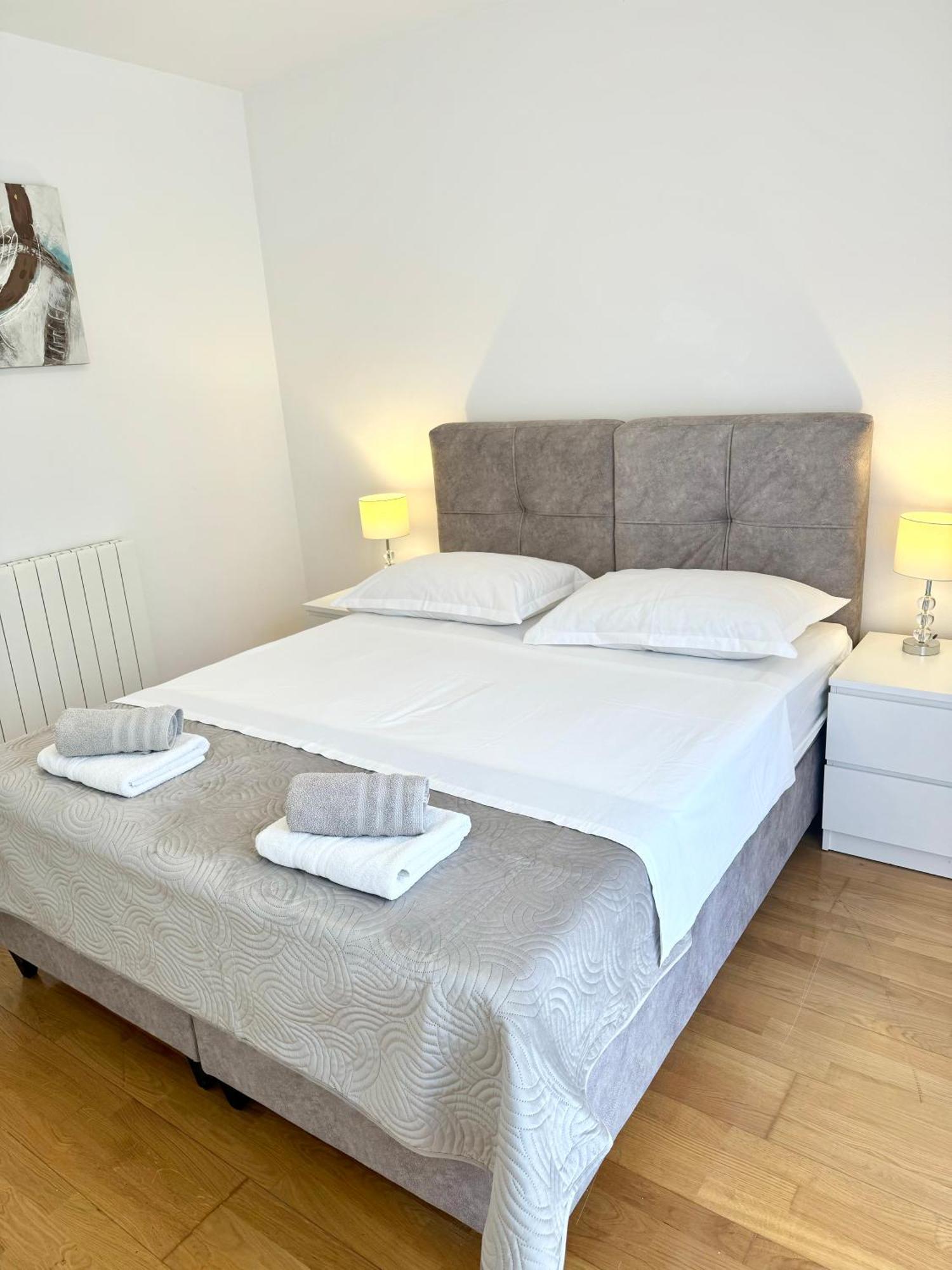 Luxury Apartment Antoni Подстрана Екстериор снимка
